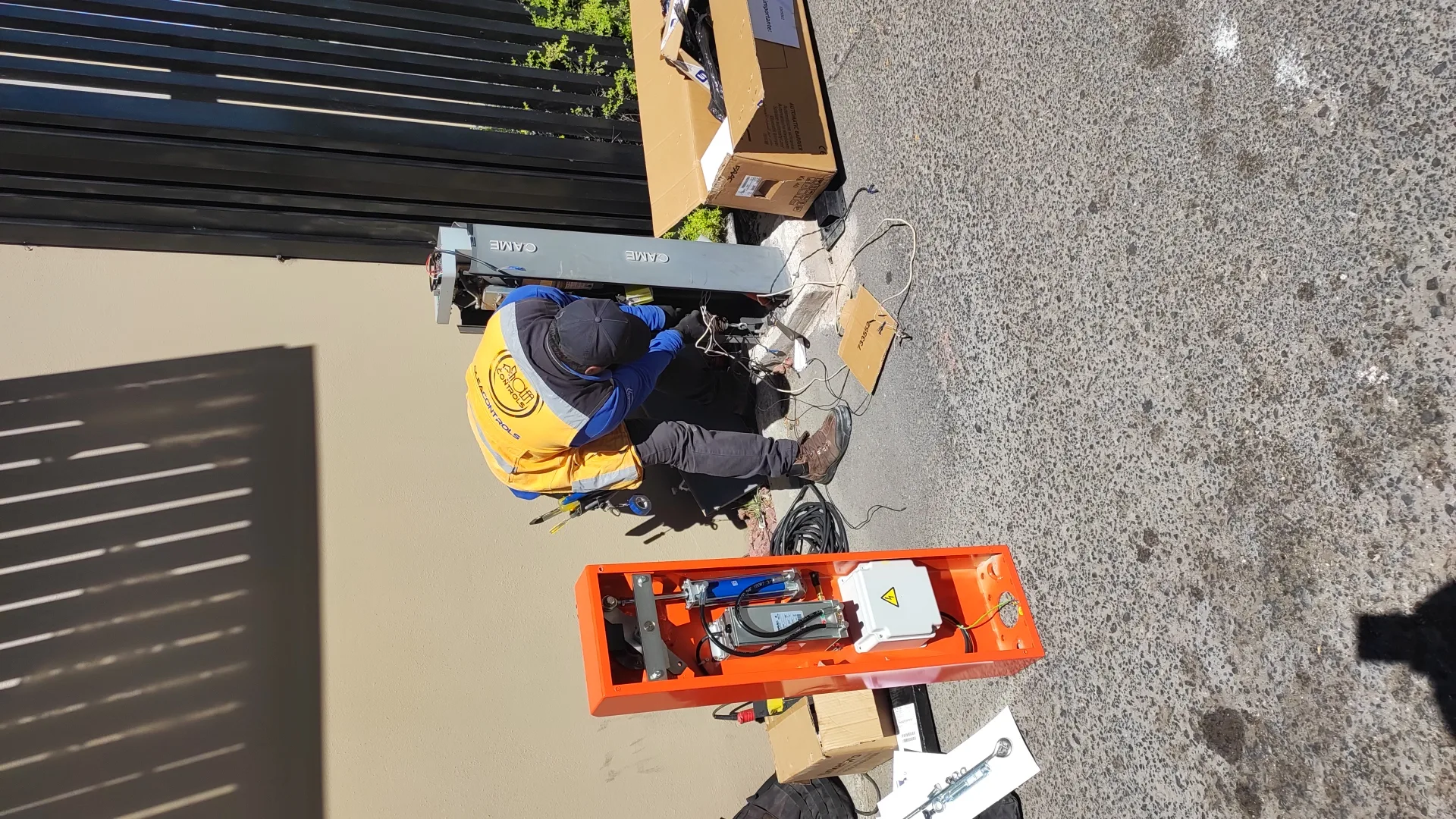 Instalación de Control de Acceso Vehicular realizada por OLEACONTROLS